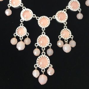 Women’s necklace, comes from a smoke and pet free home